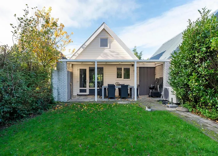 Family Sint Maartenszee Near Sint Maartensvlotbrug
